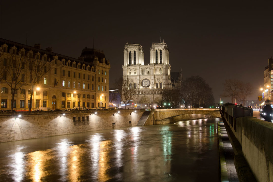 Notre Dame and the river Seine in the 4th arrondissement