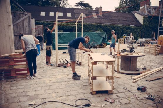 Teams at work at the POC21 innovation camp